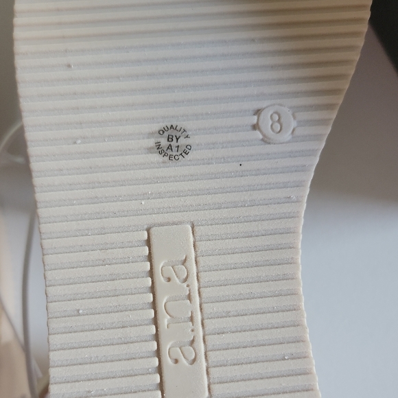 a.n.a Beige Floral Espadrille Flats. 8 - Picture 6 of 12